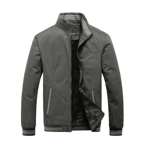 Jaqueta Masculina Forrada JP Romenzi RZ215 com design sofisticado, forro confortável e resistência, perfeita para destacar autenticidade e praticidade.