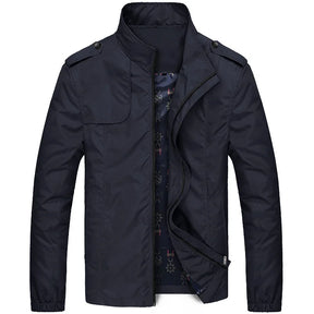 Jaqueta Masculina Forrada North Romenzi RZ208, possui design elegante, alta qualidade e conforto, com detalhes que destacam sua autenticidade.