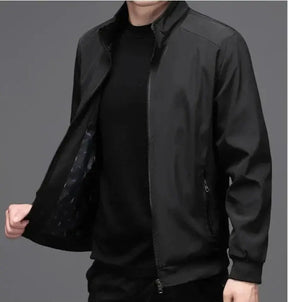 Jaqueta Masculina Germany Romenzi RZ171 com design moderno, proteção térmica e tecido resistente, ideal para o homem elegante e versátil.
