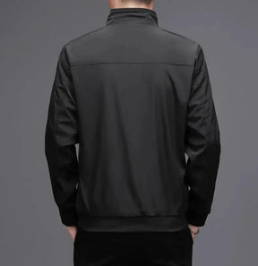 Jaqueta Masculina Germany Romenzi RZ171 com design moderno, proteção térmica e tecido resistente, ideal para o homem elegante e versátil.