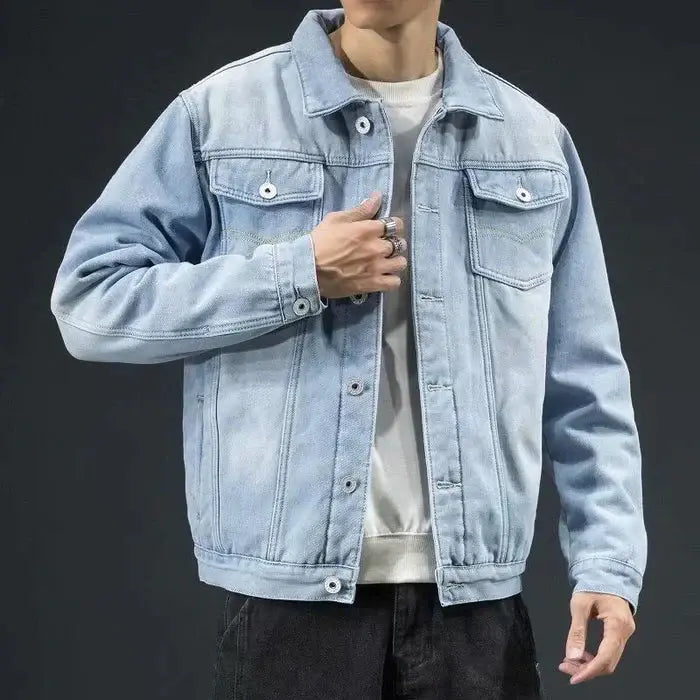 Jaqueta Masculina Jeans Acolchoado Romenzi RZ031 com jeans resistente, interior acolchoado e bolsos funcionais. Proteção contra o frio com estilo e sofisticação