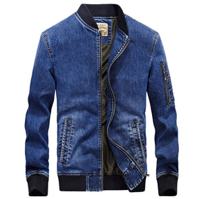 Jaqueta Masculina Jeans Authentic Romenzi RZ213 em jeans francês, com design moderno, acolchoado em poliéster e ajuste perfeito para o homem moderno.