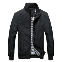 Jaqueta Masculina Loer Romenzi RZ175 com design sofisticado, forro xadrez, bolsos funcionais e conforto térmico para o dia a dia.