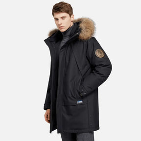Jaqueta Masculina Longa Térmica Impermeável Romenzi RZ147 com capuz removível, tecido impermeável e design britânico, ideal para estilo e proteção no frio.