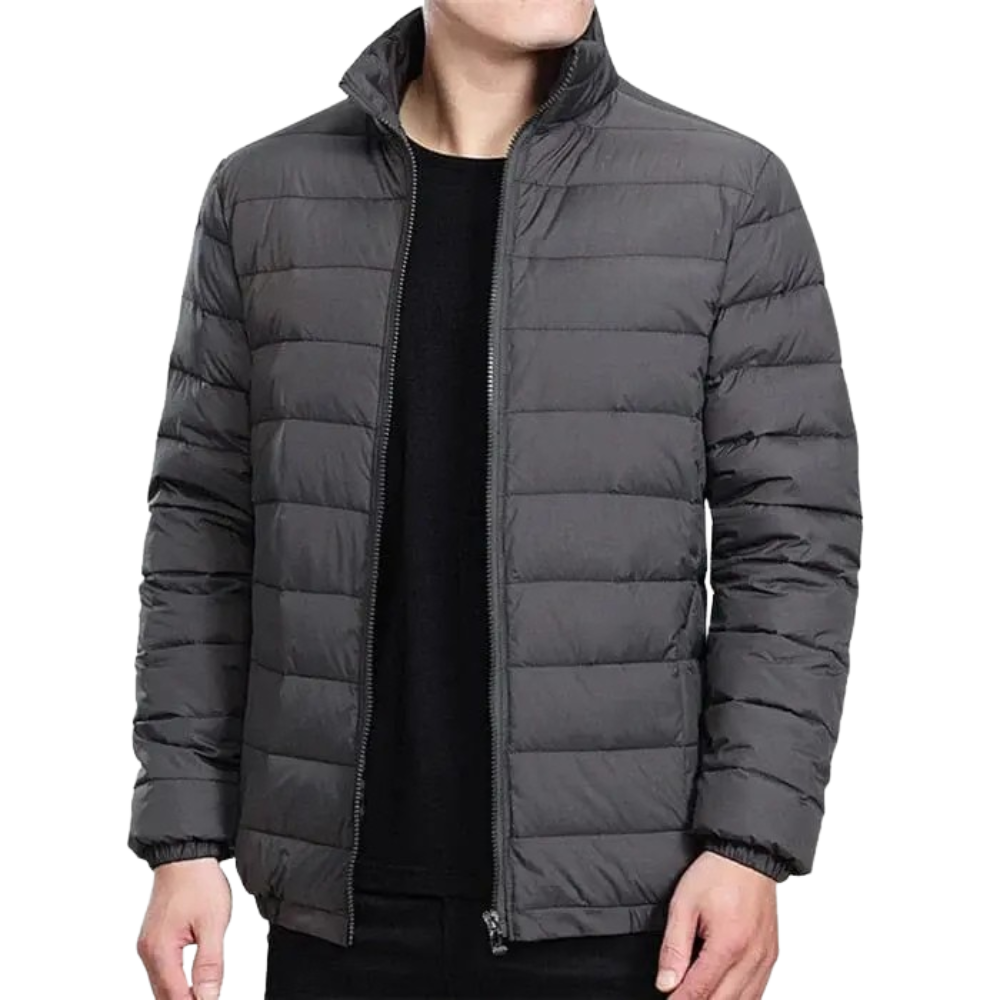 Jaqueta Masculina Outline Romenzi RZ210 em preto, destacando design elegante, isolamento térmico, zíper durável e conforto excepcional.