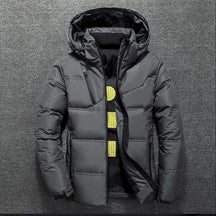 Jaqueta Masculina Puffer Bulky Romenzi RZ189 com isolamento térmico, durabilidade e estilo moderno.