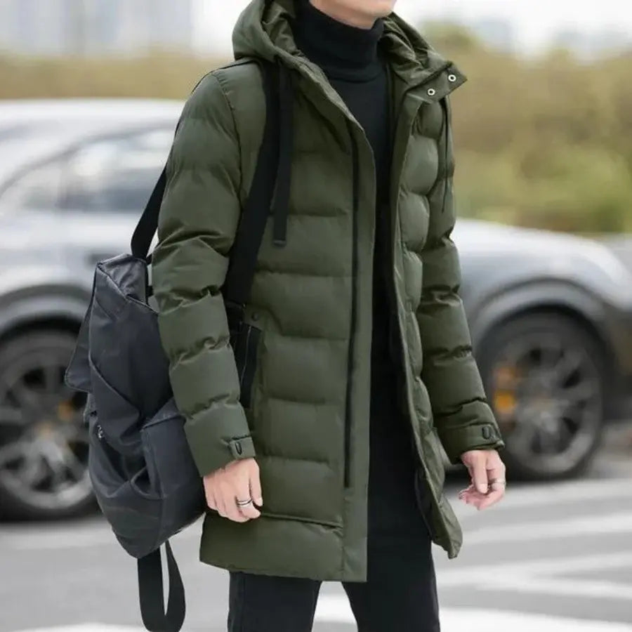 Jaqueta Masculina Puffer Extensive Romenzi RZ022 com design elegante e funcional para proteção contra o frio.