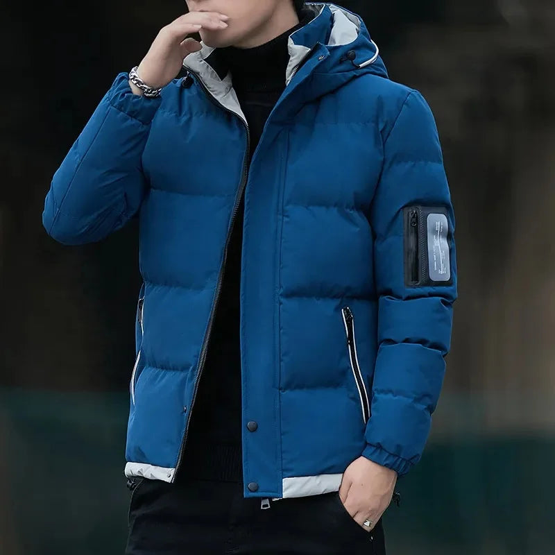 Jaqueta Masculina Puffer Extreme Romenzi RZ207, possui um design moderno, forro acolchoado para excelente isolamento térmico e máximo conforto.