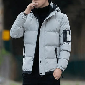 Jaqueta Masculina Puffer Extreme Romenzi RZ207, possui um design moderno, forro acolchoado para excelente isolamento térmico e máximo conforto.
