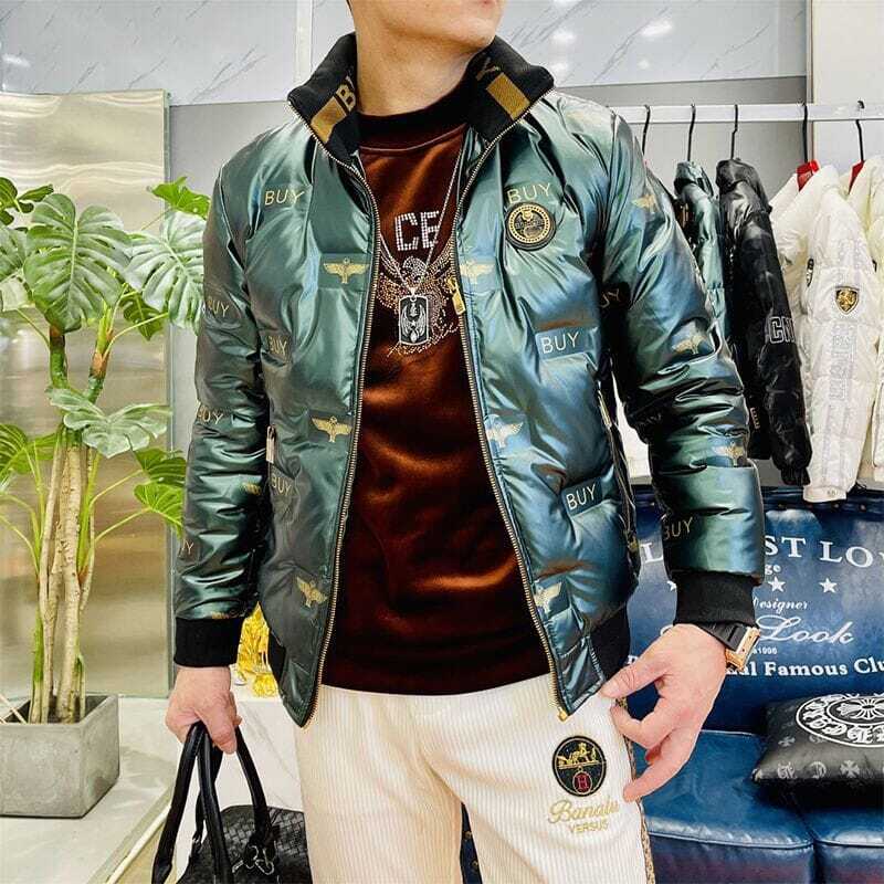 Jaqueta Masculina Puffer Outlier Romenzi RZ172 exibindo design autêntico, isolamento térmico e estilo sofisticado.
