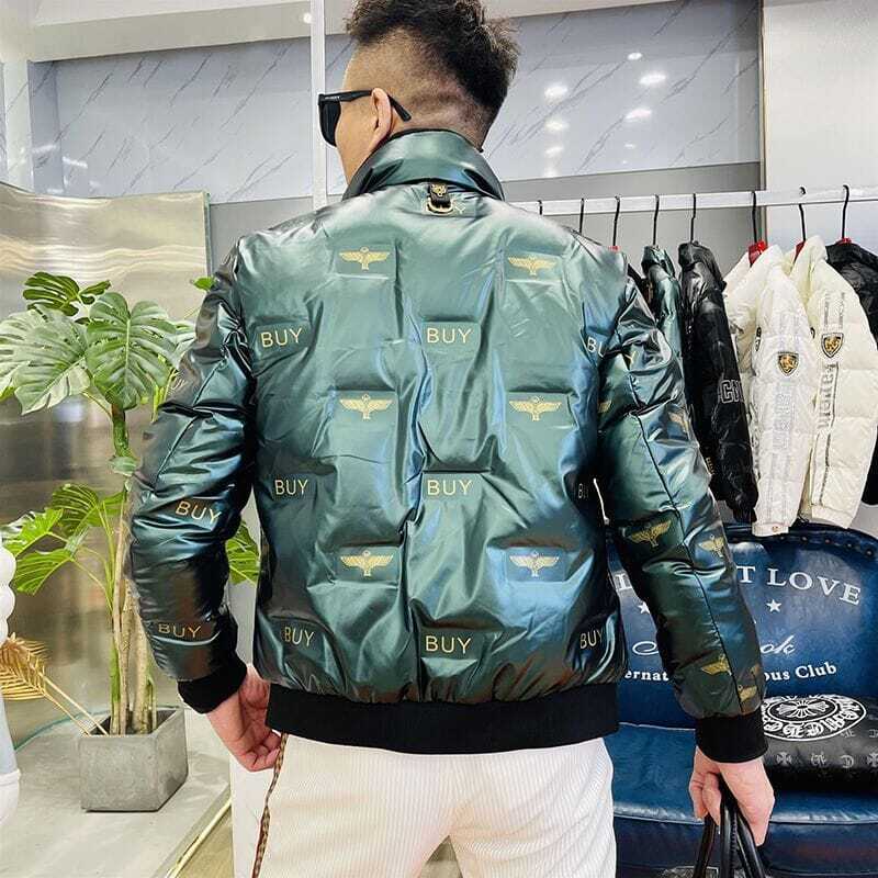 Jaqueta Masculina Puffer Outlier Romenzi RZ172 exibindo design autêntico, isolamento térmico e estilo sofisticado.