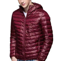 Jaqueta Masculina Puffer Romenzi Compact RZ250 com acabamento elegante e materiais premium. Conforto e estilo para todas as ocasiões.