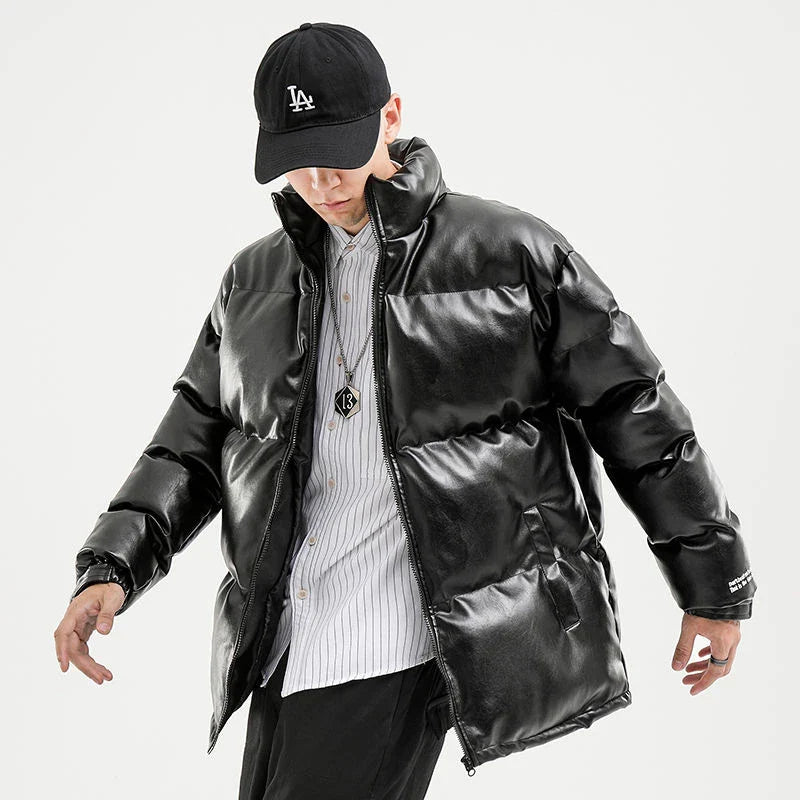 Jaqueta Masculina Puffer Winter Romenzi RZ190 em tecido acolchoado, zíper durável e design moderno.