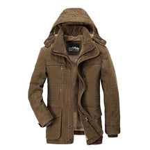 Jaqueta Masculina Spain Coast Romenzi RZ205, possui um design elegante, forro acolchoado para excelente isolamento térmico e máximo conforto.