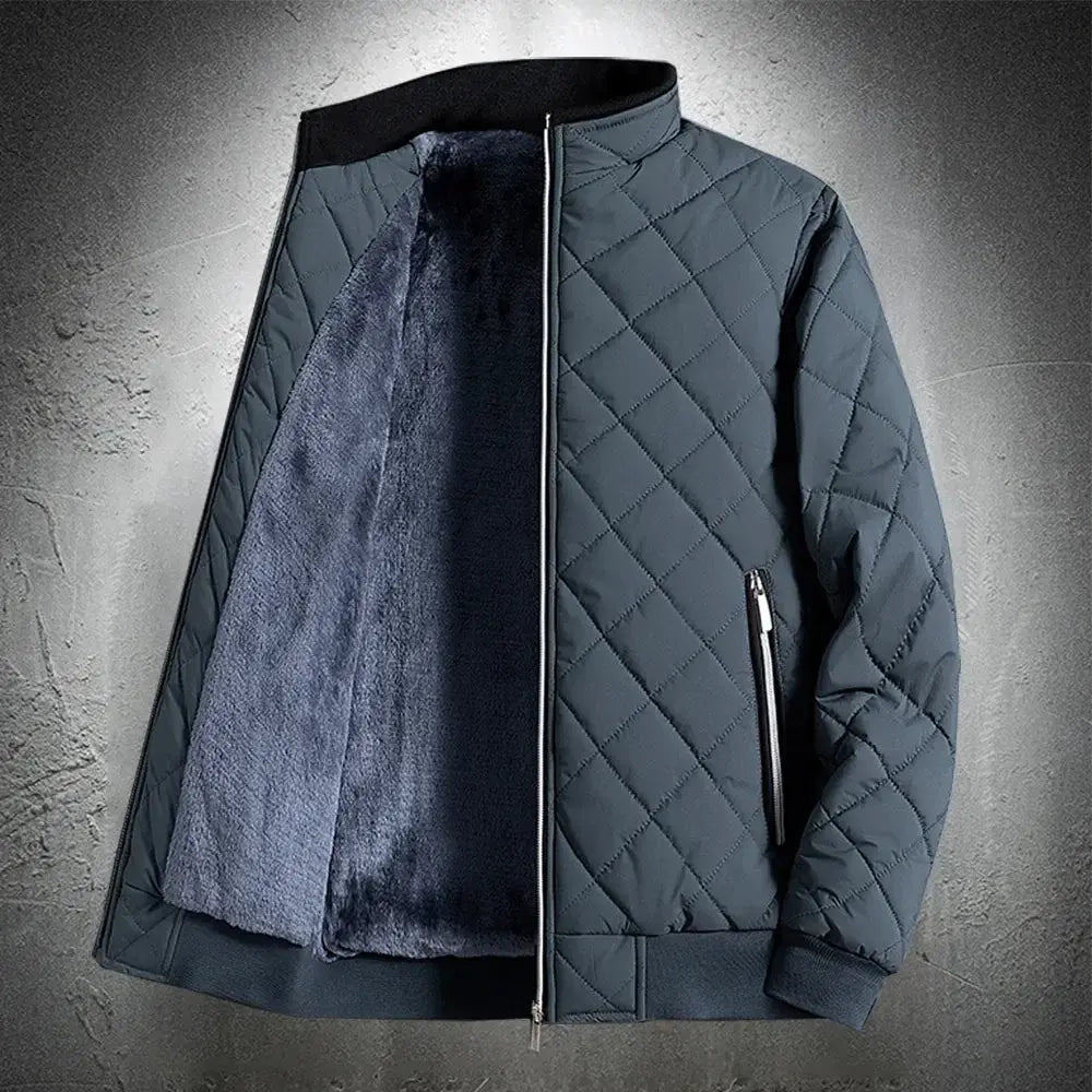 Jaqueta Masculina Winter Romenzi RZ176 com forro acolchoado, zíper de alumínio e design resistente que garante estilo e conforto térmico.