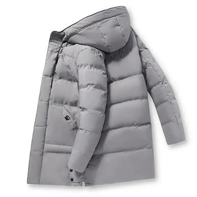 Jaqueta Puffer Longa Masculina Romenzi RZ135 com tecido premium, impermeável e detalhes refinados, perfeita para conforto e proteção contra o frio.