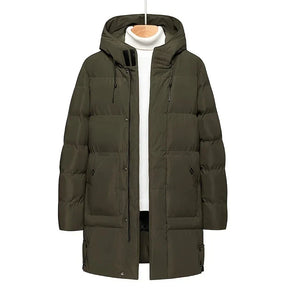 Jaqueta Puffer Longa Masculina Romenzi RZ135 com tecido premium, impermeável e detalhes refinados, perfeita para conforto e proteção contra o frio.