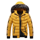 Jaqueta Puffer Masculina com Capuz Romenzi RZ225 com capuz forrado, acolchoada e elegante, oferecendo conforto e estilo.