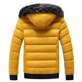 Jaqueta Puffer Masculina com Capuz Romenzi RZ225 com capuz forrado, acolchoada e elegante, oferecendo conforto e estilo.