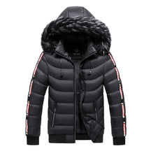 Jaqueta Puffer Masculina com Capuz Romenzi RZ225 com capuz forrado, acolchoada e elegante, oferecendo conforto e estilo.