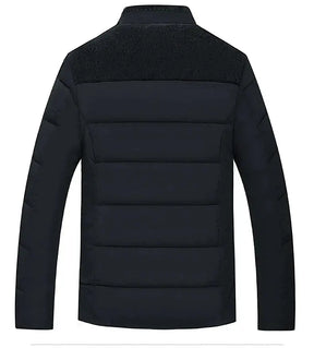 Jaqueta Puffer Masculina Grife Romenzi RZ148 com tecido resistente à água, design ajustado e isolamento térmico para sofisticação e funcionalidade.