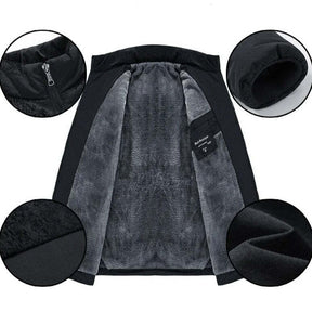 Jaqueta Puffer Masculina Grife Romenzi RZ148 com tecido resistente à água, design ajustado e isolamento térmico para sofisticação e funcionalidade.