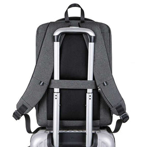 Mochila Executiva Romenzi RZ067 com tecido impermeável, compartimento para notebook 15'', porta USB, trava TSA e design moderno e funcional.