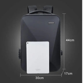 Mochila Executiva Romenzi RZ067 com tecido impermeável, compartimento para notebook 15'', porta USB, trava TSA e design moderno e funcional.