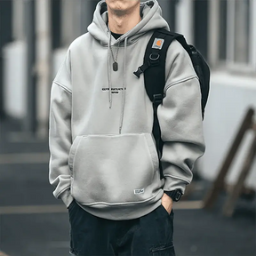 Moletom Masculino Street Romenzi RZ023 na cor marrom escuro, com design versátil, acabamento premium e estilo urbano para o homem moderno.