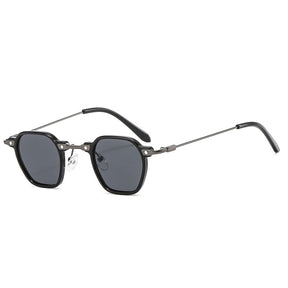 Óculos de Sol Romenzi Cancún RZ683 em destaque, modelo leve e contemporâneo com lentes de proteção UV400 que combinam conforto, praticidade e estilo moderno.