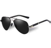 Óculos de Sol Romenzi Eagle RZ684 em destaque, modelo sofisticado com lentes UV que garantem conforto, proteção solar e estilo elegante para o visual masculino.