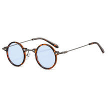 Óculos de Sol Romenzi Malibu RZ689 com design moderno e elegante, lentes em policarbonato e proteção UV400 que garantem estilo, conforto e sofisticação.