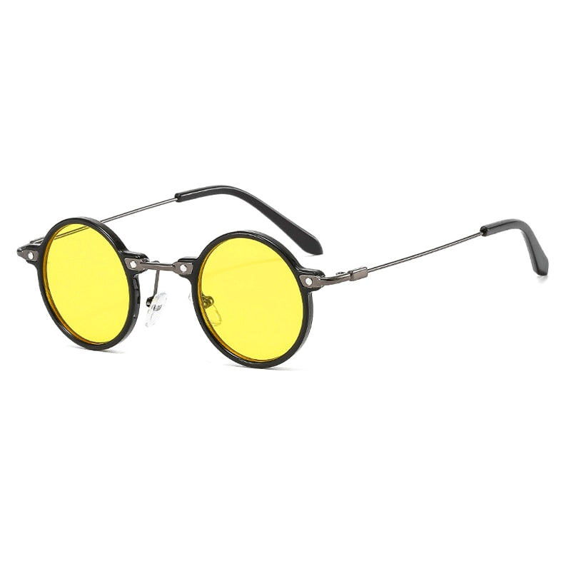 Óculos de Sol Romenzi Malibu RZ689 com design moderno e elegante, lentes em policarbonato e proteção UV400 que garantem estilo, conforto e sofisticação.