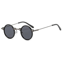 Óculos de Sol Romenzi Malibu RZ689 com design moderno e elegante, lentes em policarbonato e proteção UV400 que garantem estilo, conforto e sofisticação.