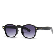 Óculos de Sol Romenzi Sardenha RZ695 em destaque, modelo leve e sofisticado com lentes de proteção UV que unem conforto, durabilidade e estilo refinado.