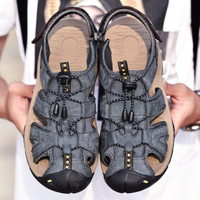 Sandália Masculina Maltês Romenzi RZ509 com design sofisticado, materiais de alta qualidade, conforto e estilo versátil para o homem moderno.