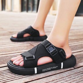 Sandália Romenzi Masculina Duncan RZ512 em materiais premium, design liso e sofisticado, oferecendo conforto, elegância e versatilidade para o homem moderno.
