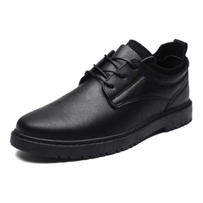 Sapatênis masculino Romenzi RZ448 em couro legítimo com solado antiderrapante, ideal para looks casuais e sofisticados.