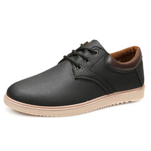 Sapatênis Romenzi RZ449 de couro legítimo com palmilha macia e sola emborrachada para segurança e estilo em looks formais e casuais.