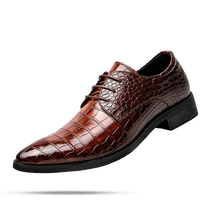 Sapato Masculino Derby em Couro Romenzi RZ352 com cadarço trançado, couro brilhante e plataforma de 3,5 cm. Visual elegante em preto e marrom.