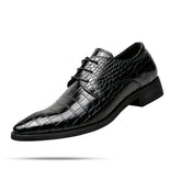 Sapato Masculino Derby em Couro Romenzi RZ352 com cadarço trançado, couro brilhante e plataforma de 3,5 cm. Visual elegante em preto e marrom.