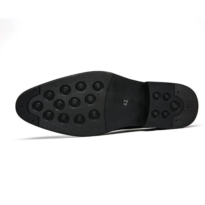 Sapato Derby Romenzi RZ354 em couro texturizado e brilhante com cadarço trançado e costura refinada. Visual elegante nas cores preto e marrom.