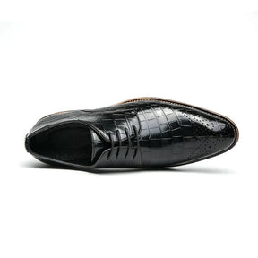 Sapato Derby Romenzi RZ354 em couro texturizado e brilhante com cadarço trançado e costura refinada. Visual elegante nas cores preto e marrom.