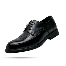 Sapato Masculino Derby Romenzi RZ357 em couro em escamas com cadarço trançado e plataforma. Estilo refinado nas cores preto e marrom