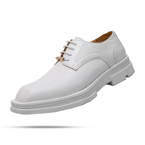 Sapato Masculino Derby Romenzi RZ359 em couro com solado tratorado e plataforma de 5 cm. Visual contemporâneo nas cores preto e off white