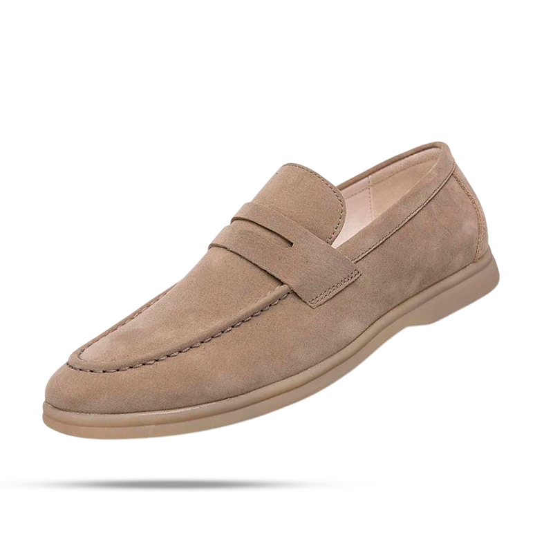 Sapato Masculino Loafer Romenzi RZ370 em camurça premium com visual sofisticado e toque casual. Conforto e leveza para ocasiões especiais e sociais