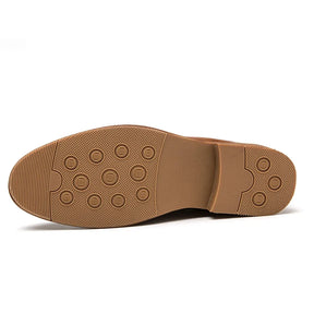 Sapato Masculino Loafer Romenzi RZ371 com design clássico em couro e sola resistente. Visual elegante nas cores marrom e preto para qualquer ocasião