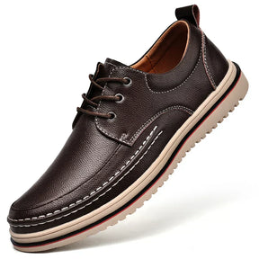 Sapato Masculino Romenzi RZ364 com acabamento elegante, palmilha confortável e solado antiderrapante. Visual clássico para uso formal e casual