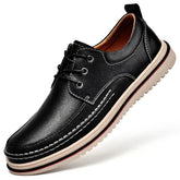 Sapato Masculino Romenzi RZ364 com acabamento elegante, palmilha confortável e solado antiderrapante. Visual clássico para uso formal e casual