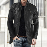 Sobretudo Masculino de Couro Romenzi RZ096, confeccionado em couro premium com design elegante e proteção ideal para os dias mais gelados.